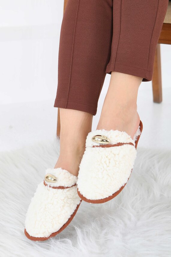 Kadın Ekru Tokalı Peluş Ev Terliği - 27912-EKRU - 2