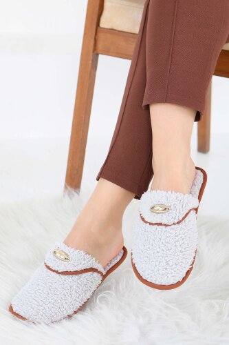 Kadın Gri Tokalı Peluş Ev Terliği - 27912-GRI