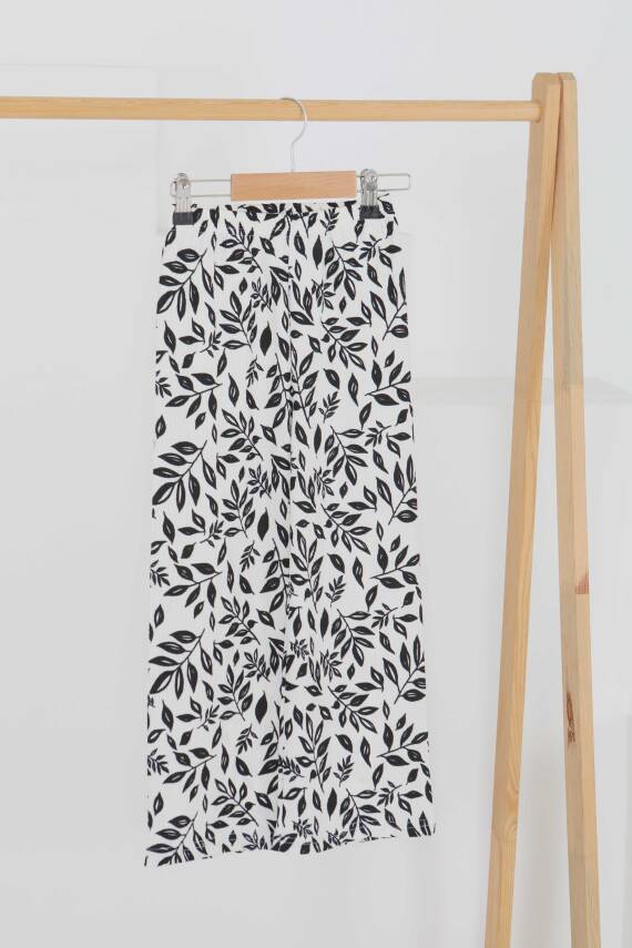 Kız Çocuk Siyah Çiçek Desenli Pantolon - 27499 - 1
