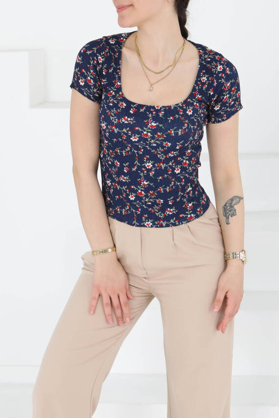 Oval Yaka Çiçek Desenli Bluz Lacivert - 27279 - 1