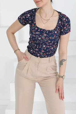 Oval Yaka Çiçek Desenli Bluz Lacivert - 27279 - 2