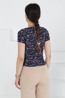 Oval Yaka Çiçek Desenli Bluz Lacivert - 27279 - 5